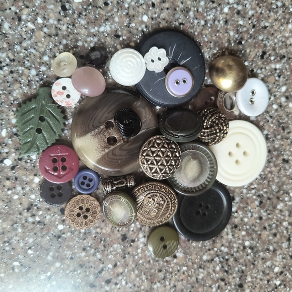 Vintage Buttons Lot 1 LB - Picture 3 of 4